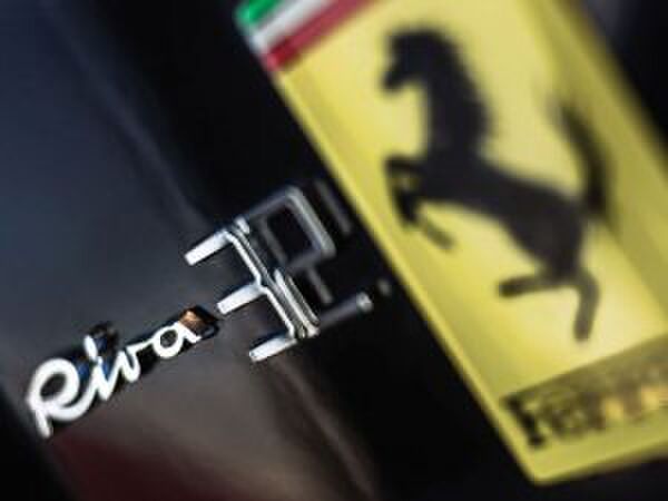 Riva Ferrari 32