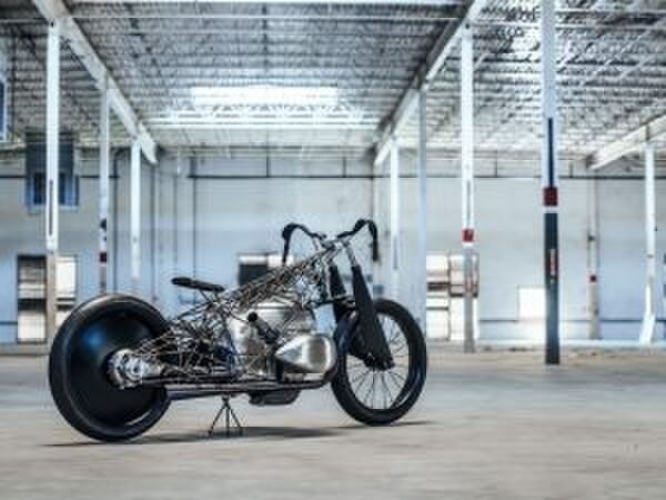 Doorzichtige motor Revival Birdcage