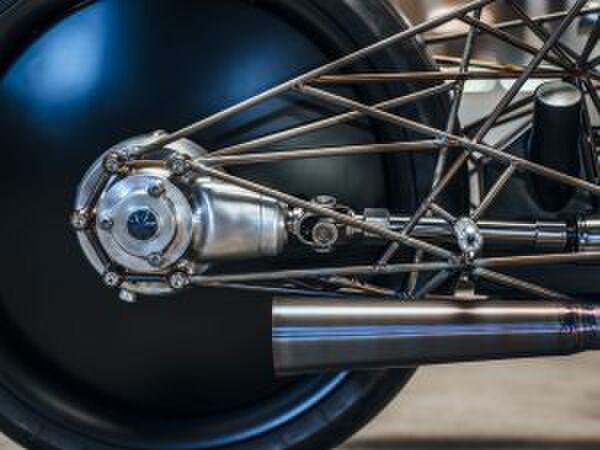 Doorzichtige motor Revival Birdcage