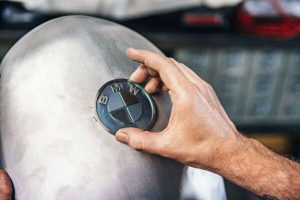 Doorzichtige motor Revival Birdcage