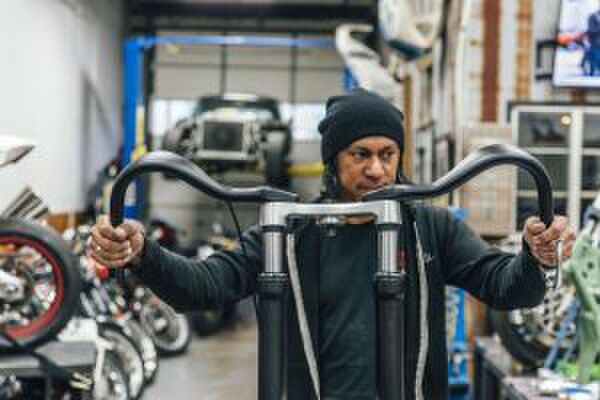 Doorzichtige motor Revival Birdcage