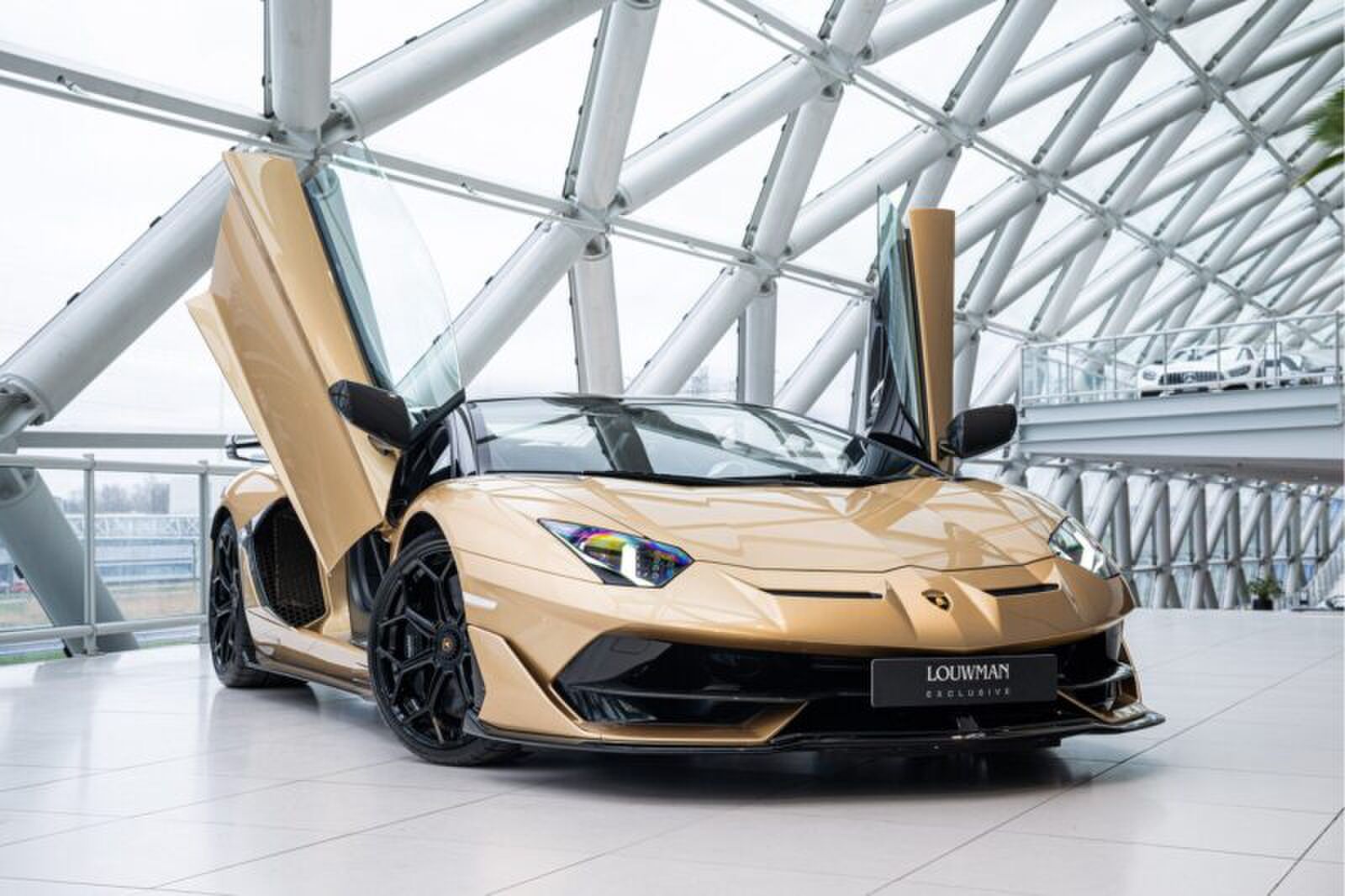 gouden Lamborghini Aventador SVJ Roadster