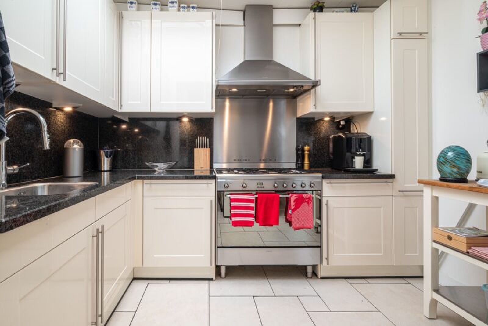 huis met zwemschool 67