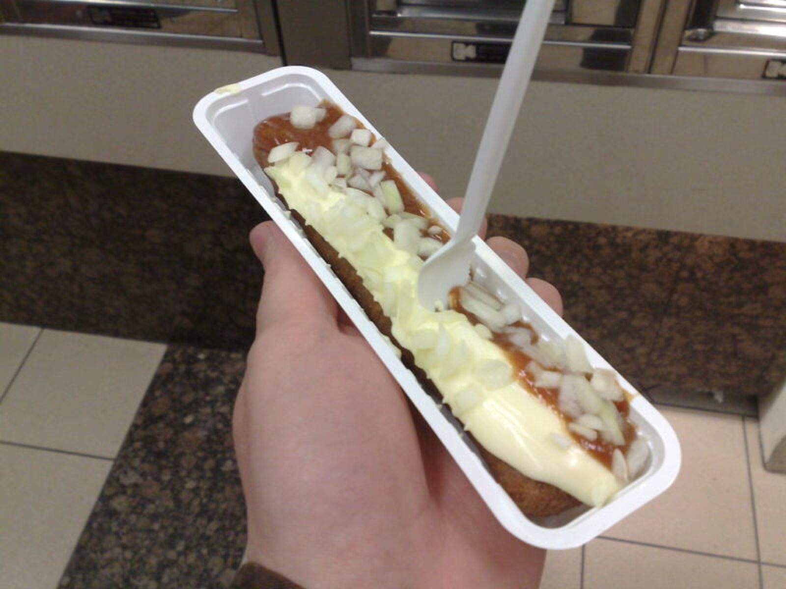 Zo maak je de lasagne met frikandellen