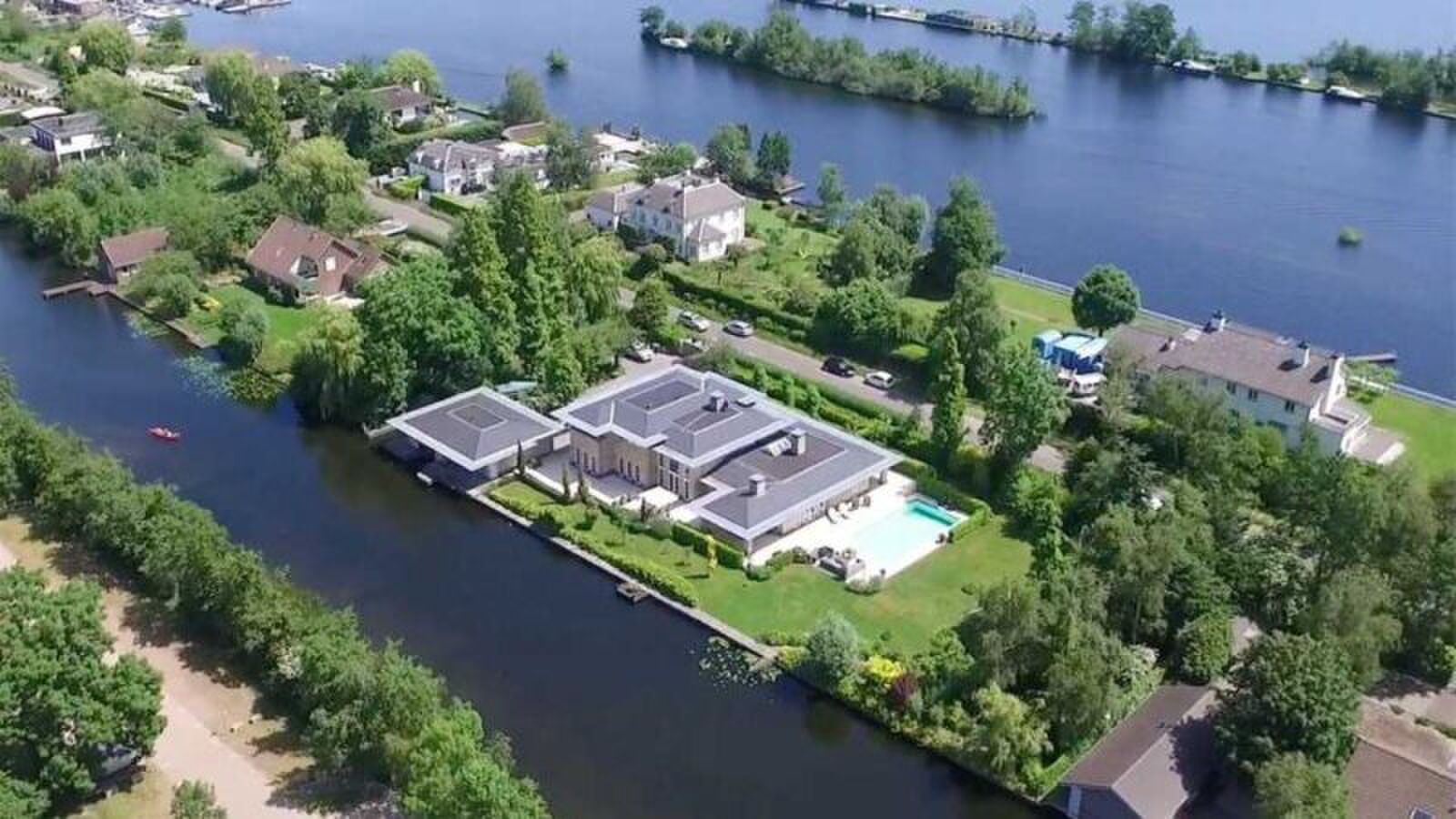 Hakim Ziyech verkocht zijn villa voor 7.5 miljoen