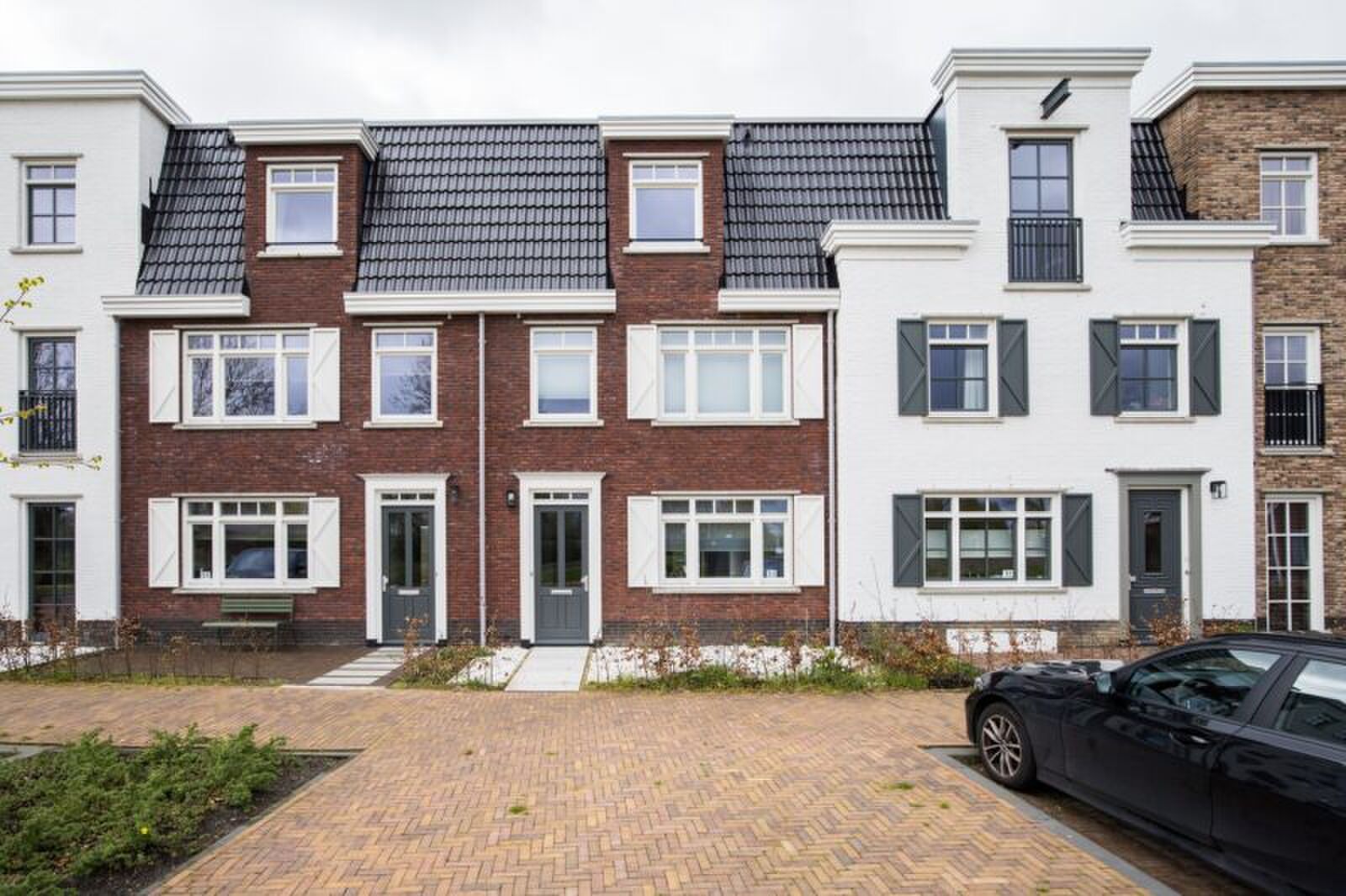 Royale woning Ihattaren gedwongen geveild op Funda