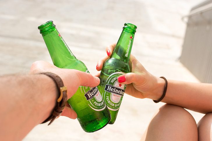 Kun je bier dat over de datum is nog drinken?