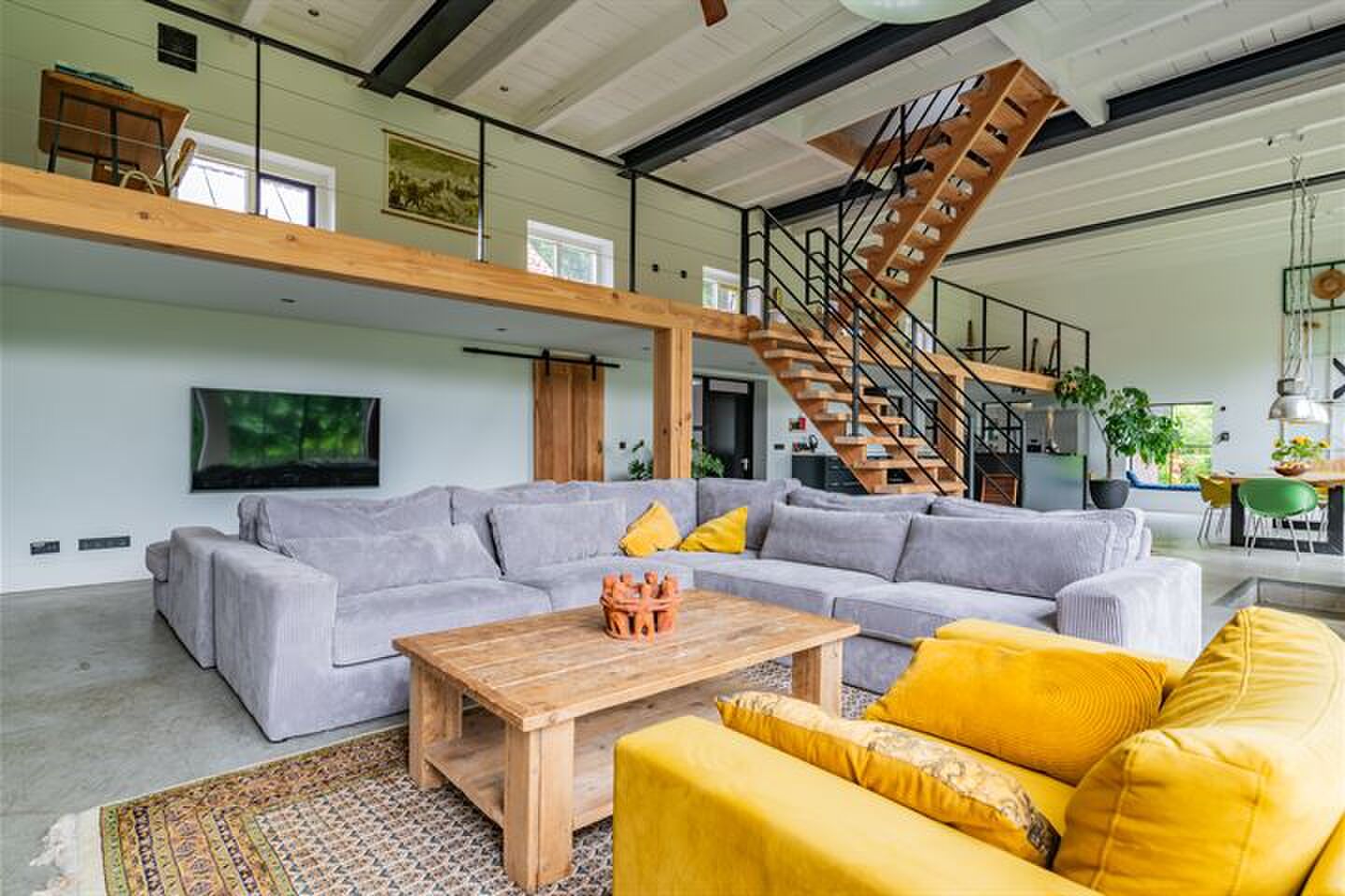 Basisschool omgetoverd in mega huis