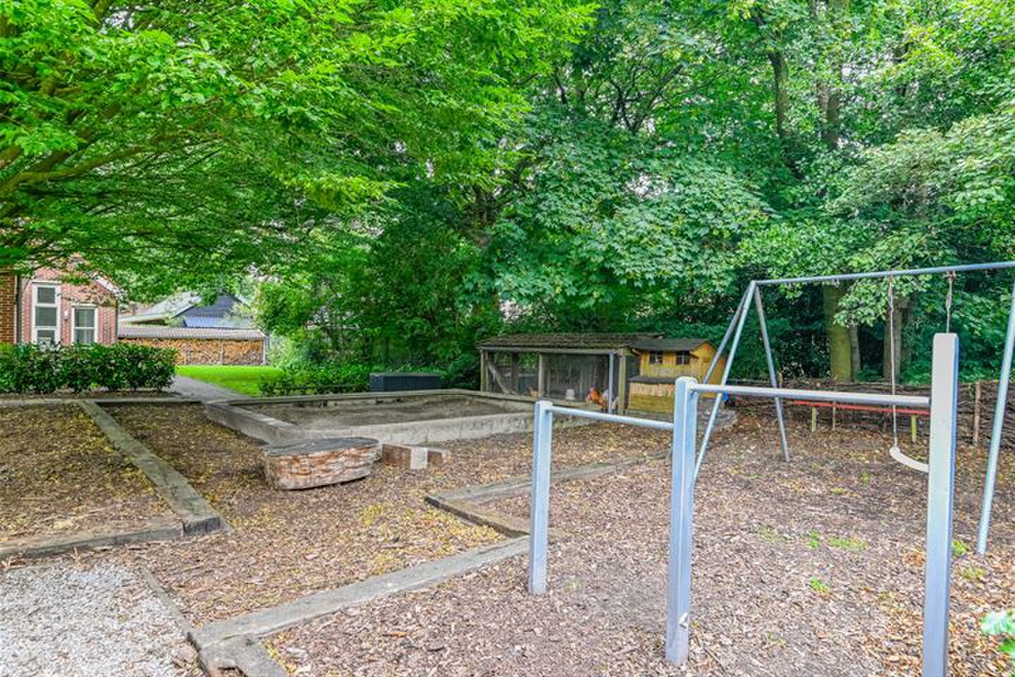 Basisschool omgetoverd in mega huis