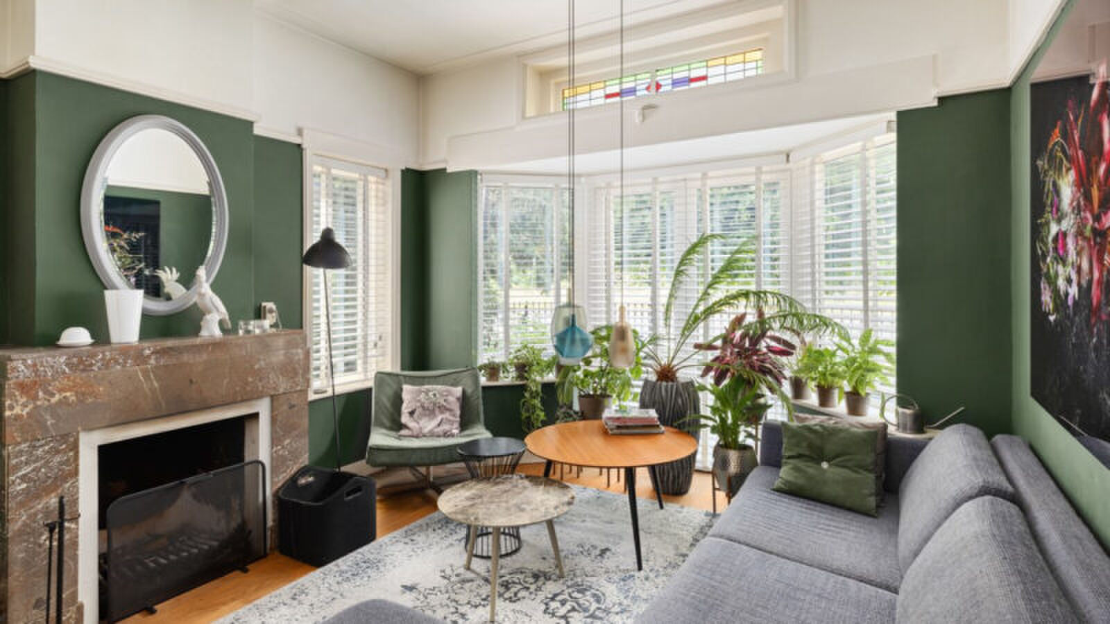 Angela de Jong koopt villa