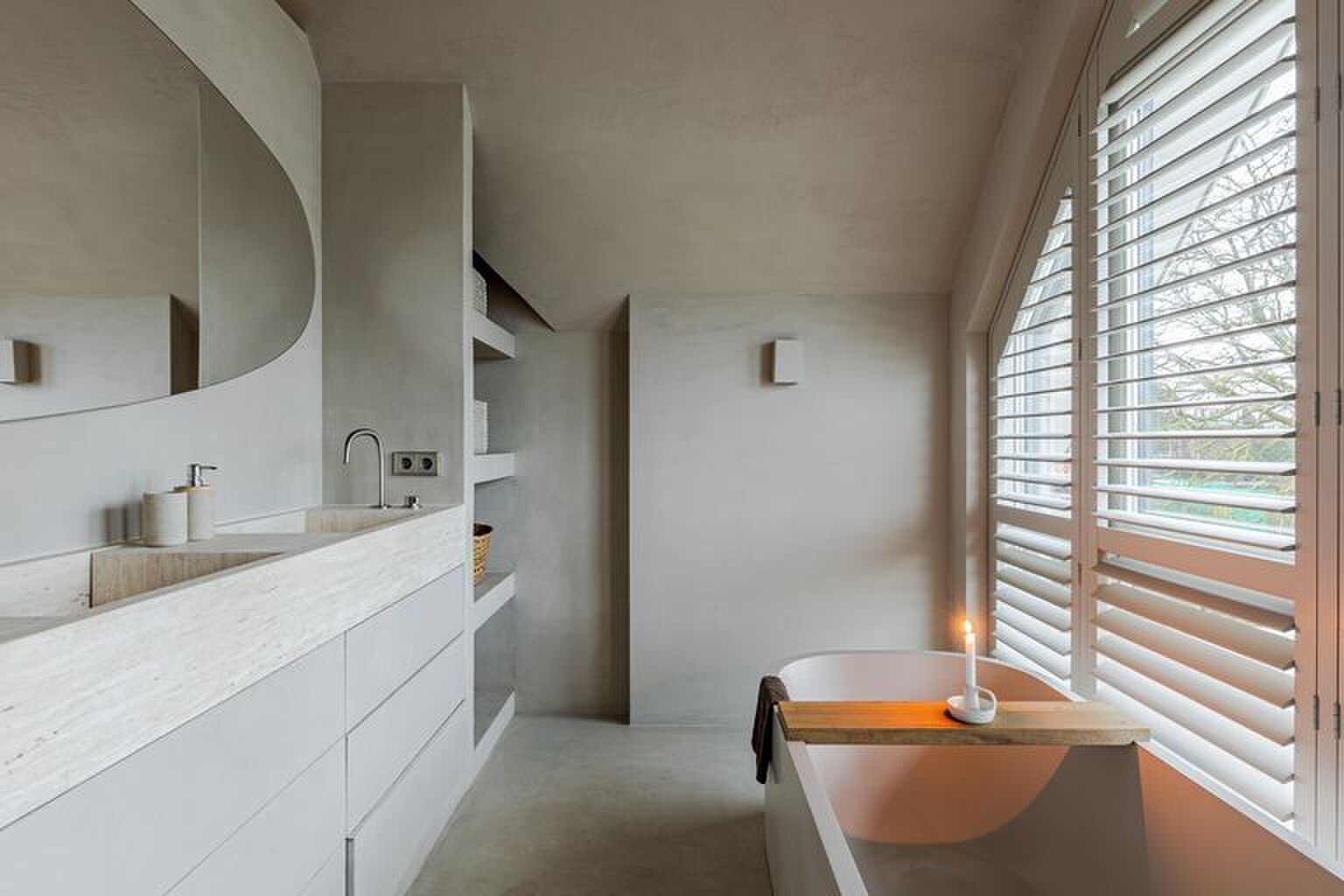 Romee haar huis omgetoverd als airbnb