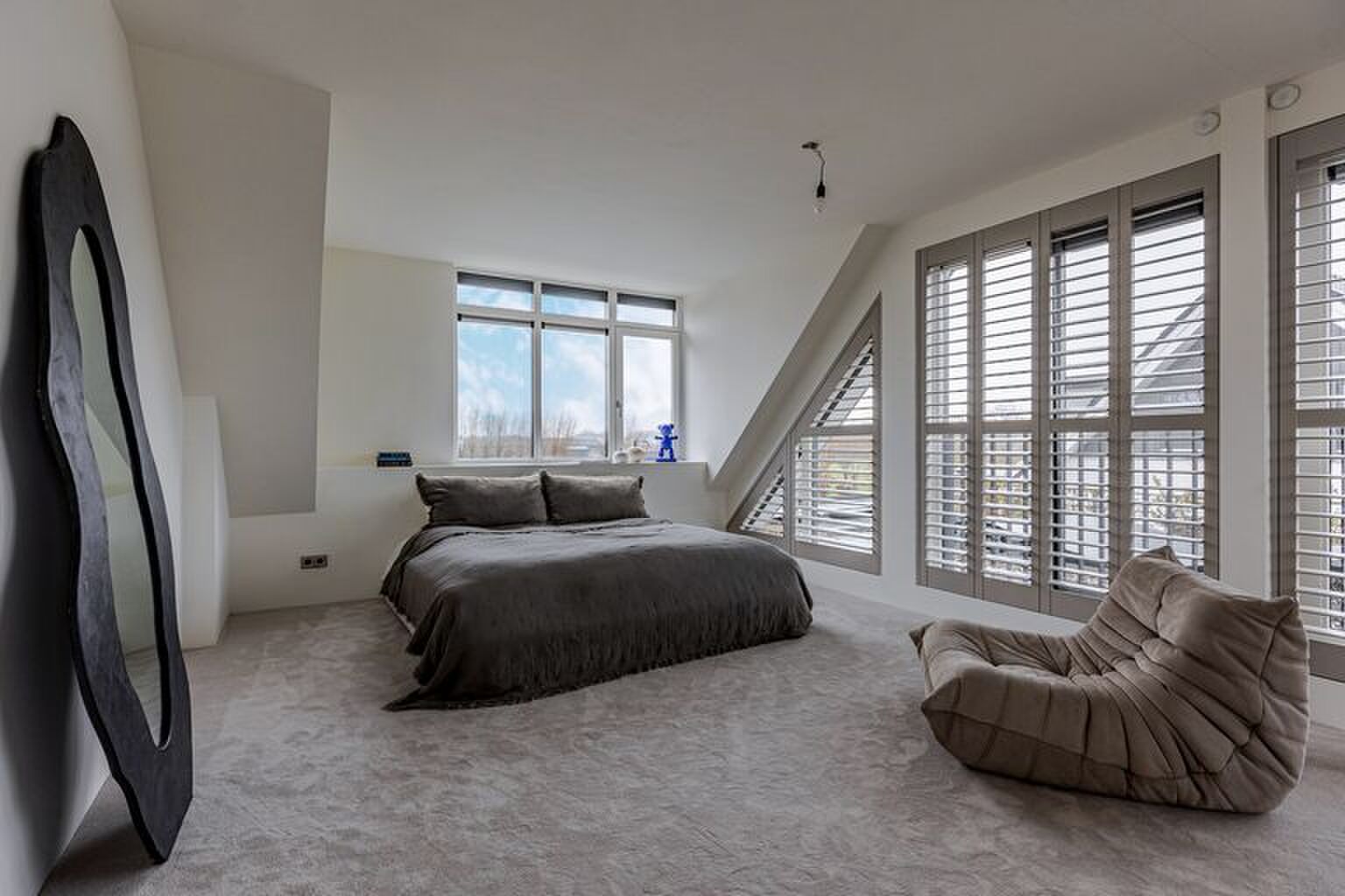 Romee haar huis omgetoverd als airbnb