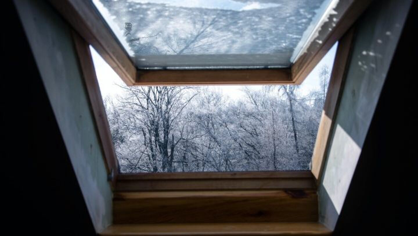 Hierom moet je in de winter met je raam open slapen