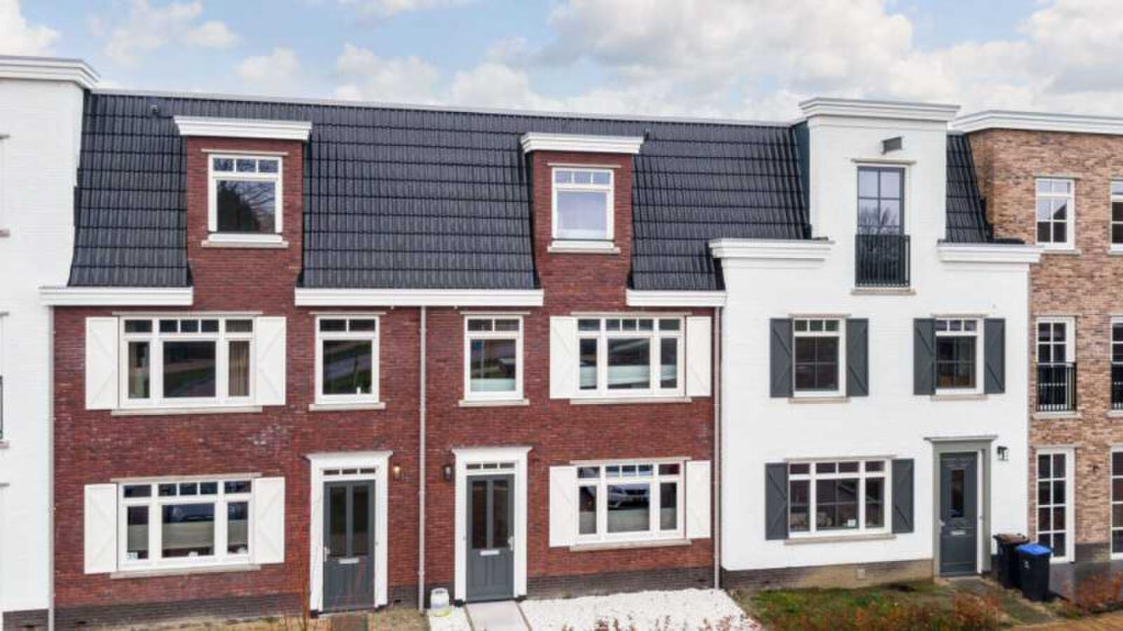 huis van Ihattaren staat opnieuw te koop