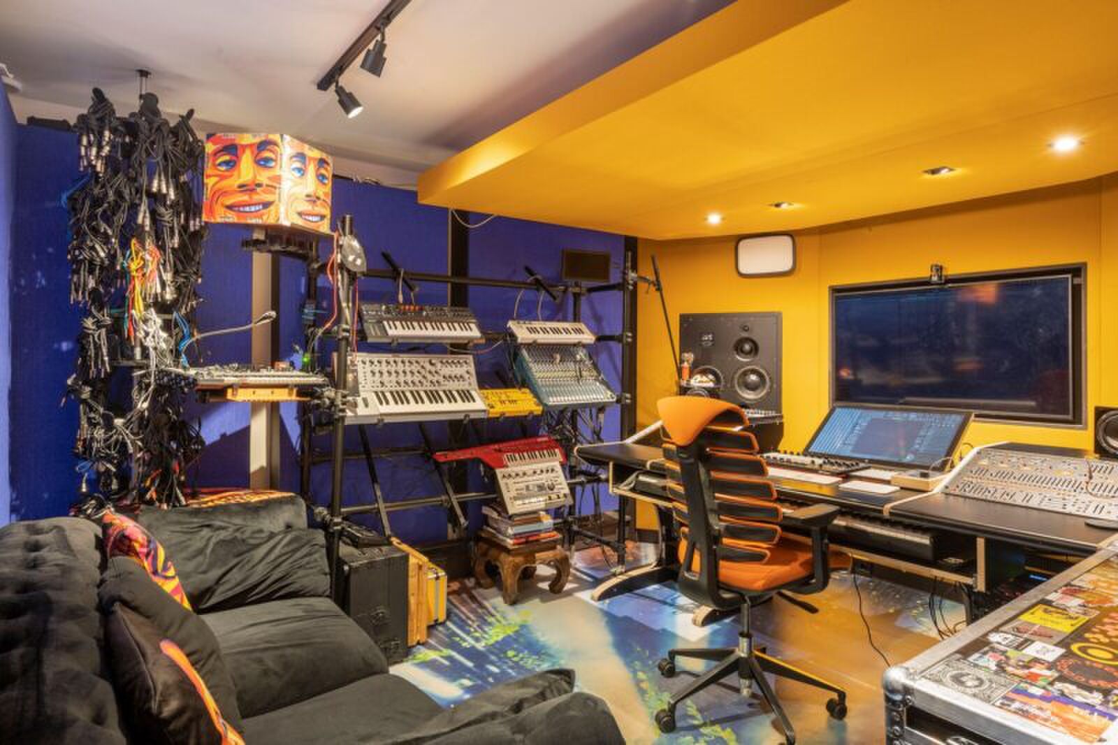 Deze prachtige voormalige kerkzaal staat nu op Funda