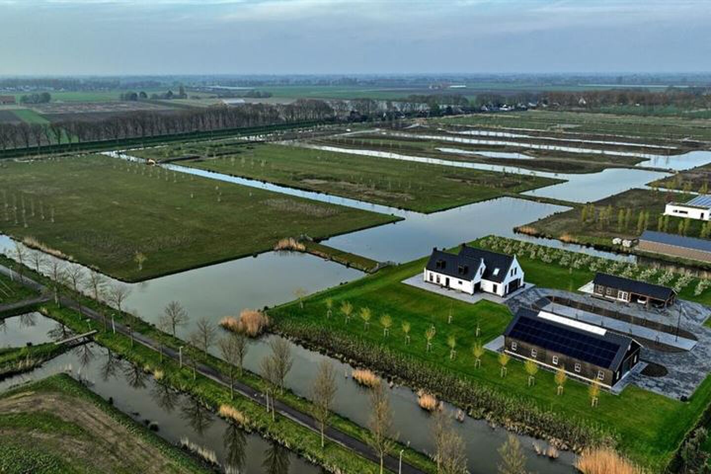 Mega grote villa te koop in Numansdorp