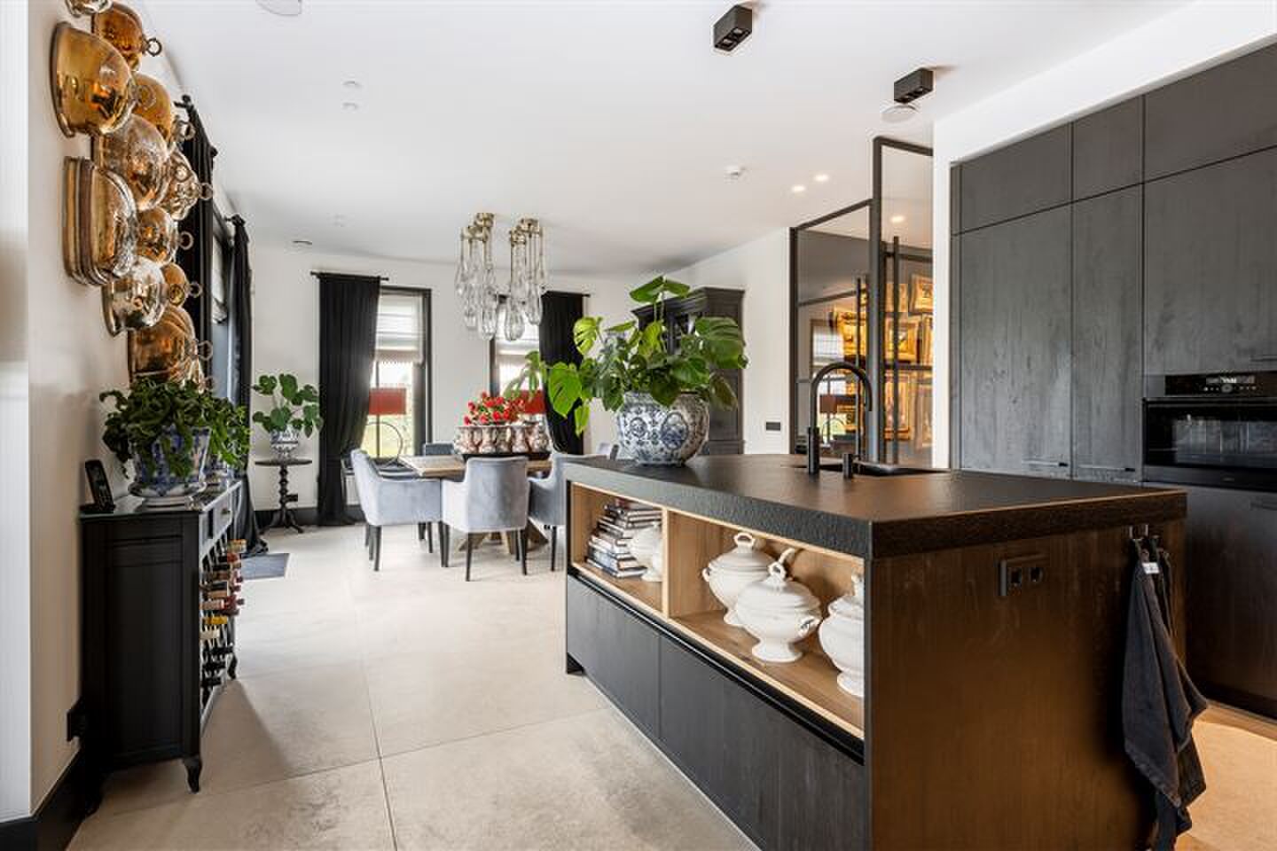 Mega grote villa te koop in Numansdorp