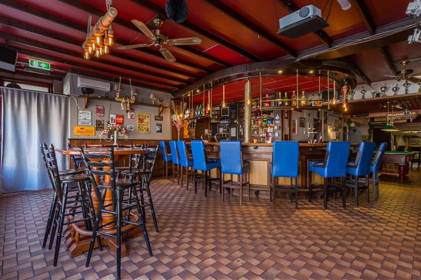 Cafepand en woning in 1 te koop op funda