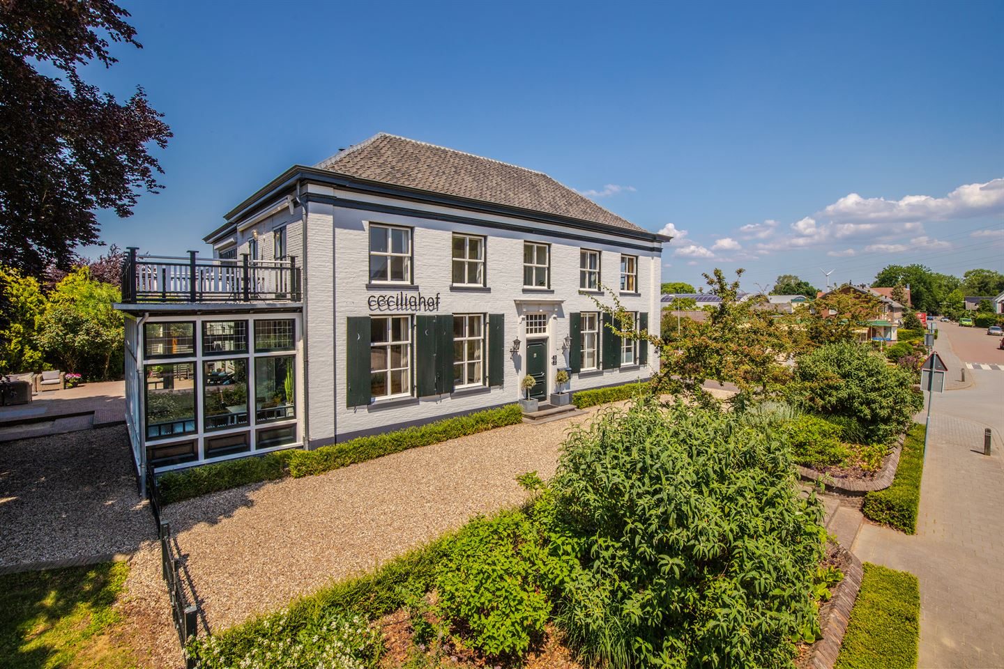 Deze Gelderse villa met studio, thuisgym en biljarttafel is dé absolute Funda-droom