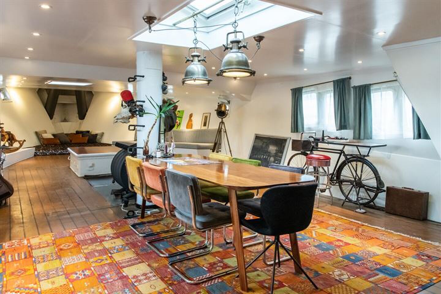 Grote woonboot in Amsterdam te koop op Funda