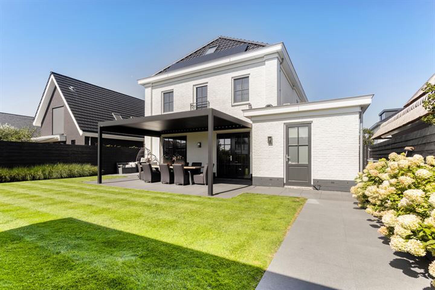 Leontine van Moorsel zet haar villa in Rotterdam te koop
