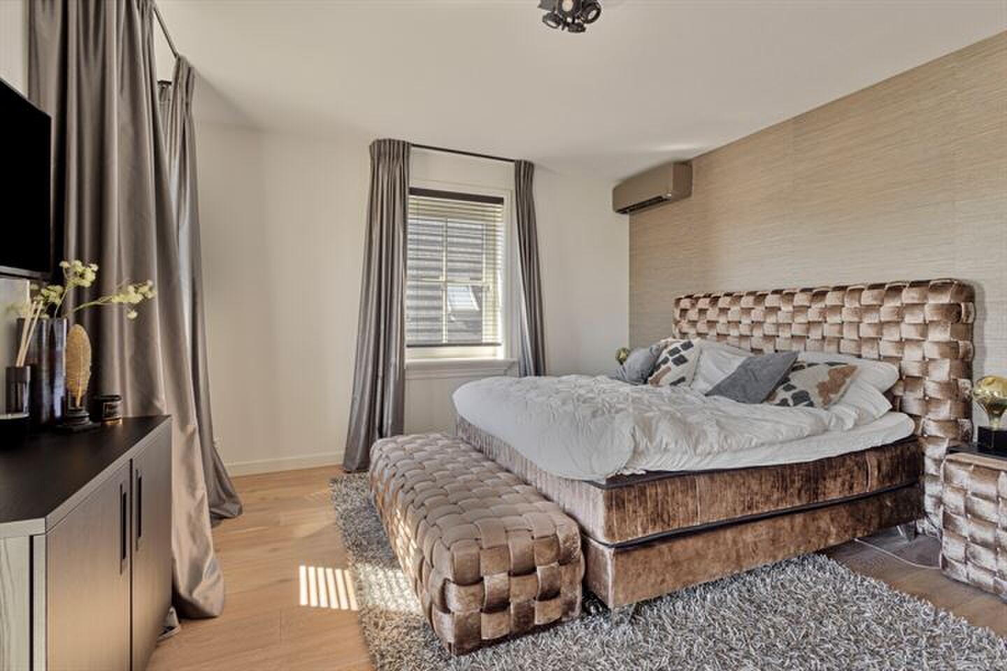 Leontine van Moorsel zet haar villa in Rotterdam te koop