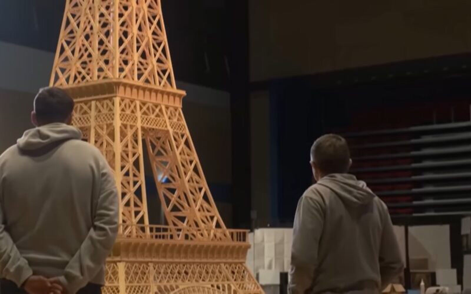 Lucifer Eiffeltoren creatie