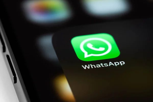 Op deze manier harkt WhatsApp z’n knaken binnen
