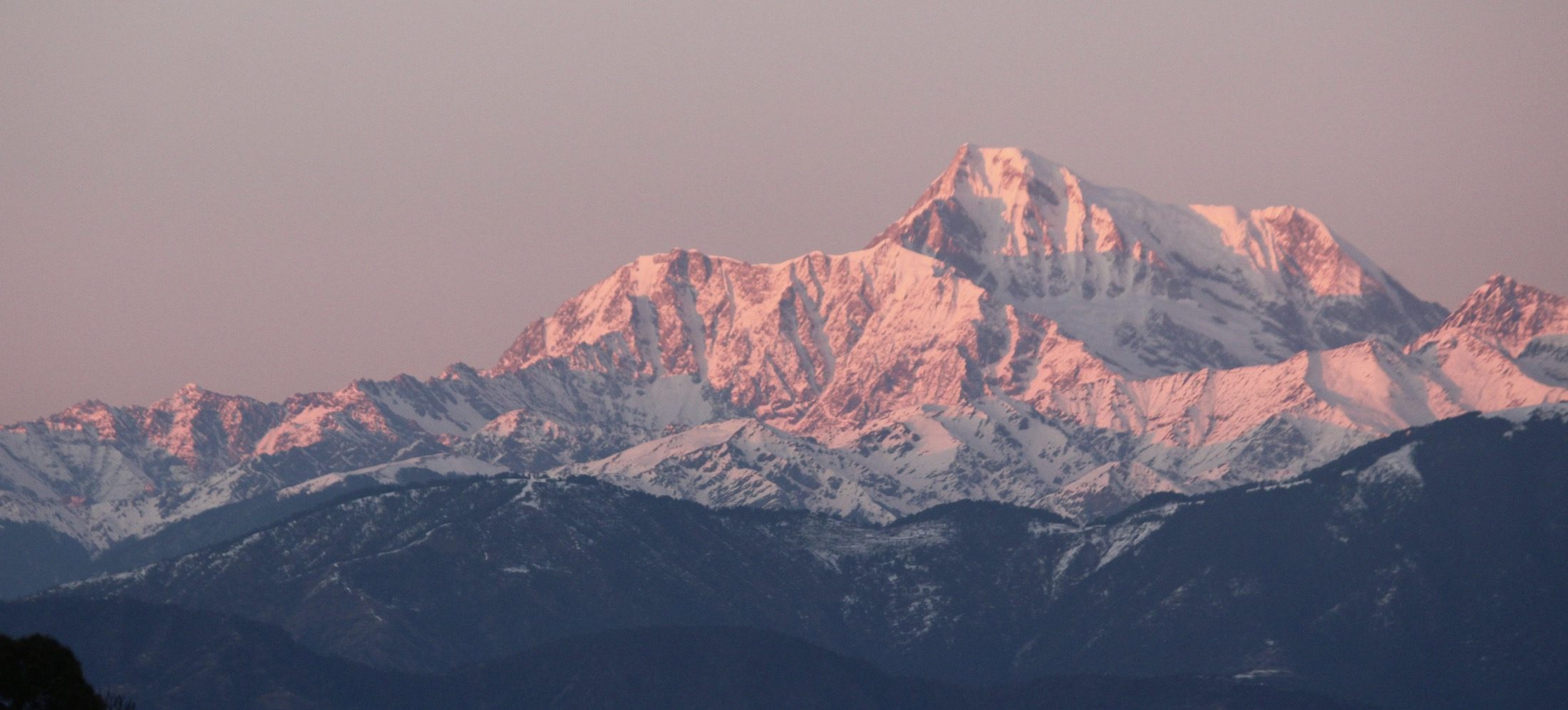 De Mount Everest, de hoogste berg ter wereld, blijkt te groeien