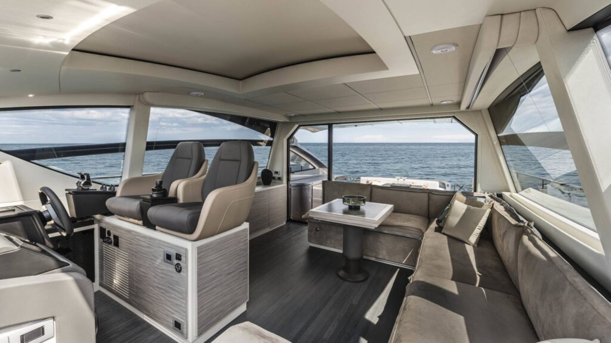 Pershing 6X