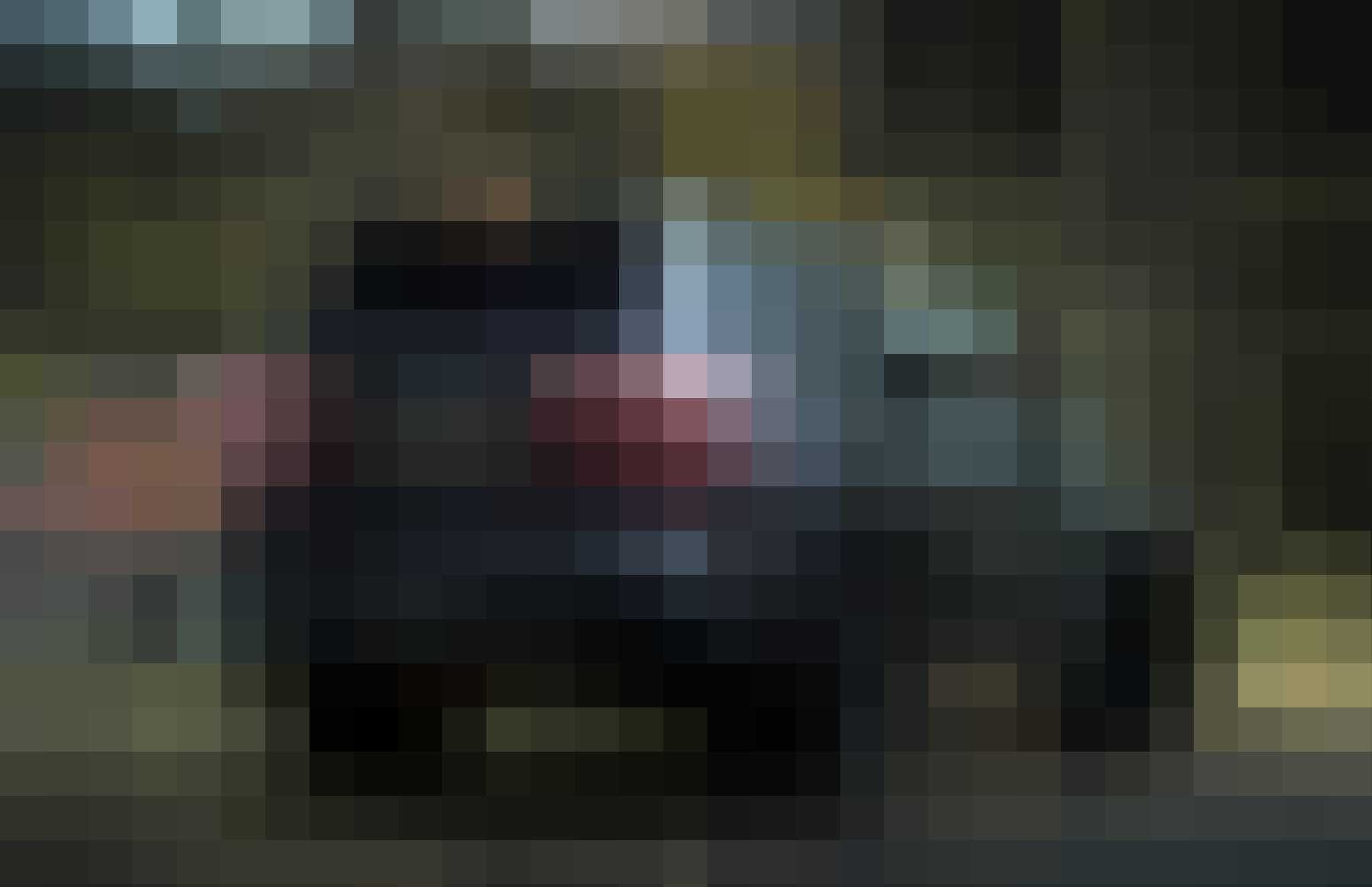 BMW X7 Manhart Dirt back