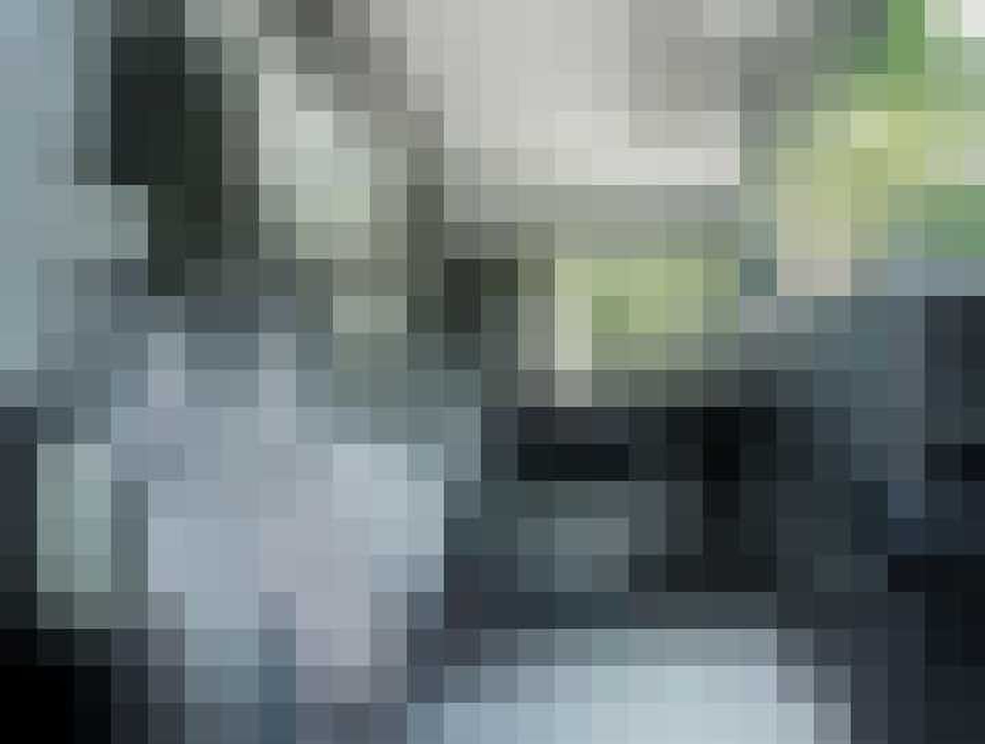 land rover james bond