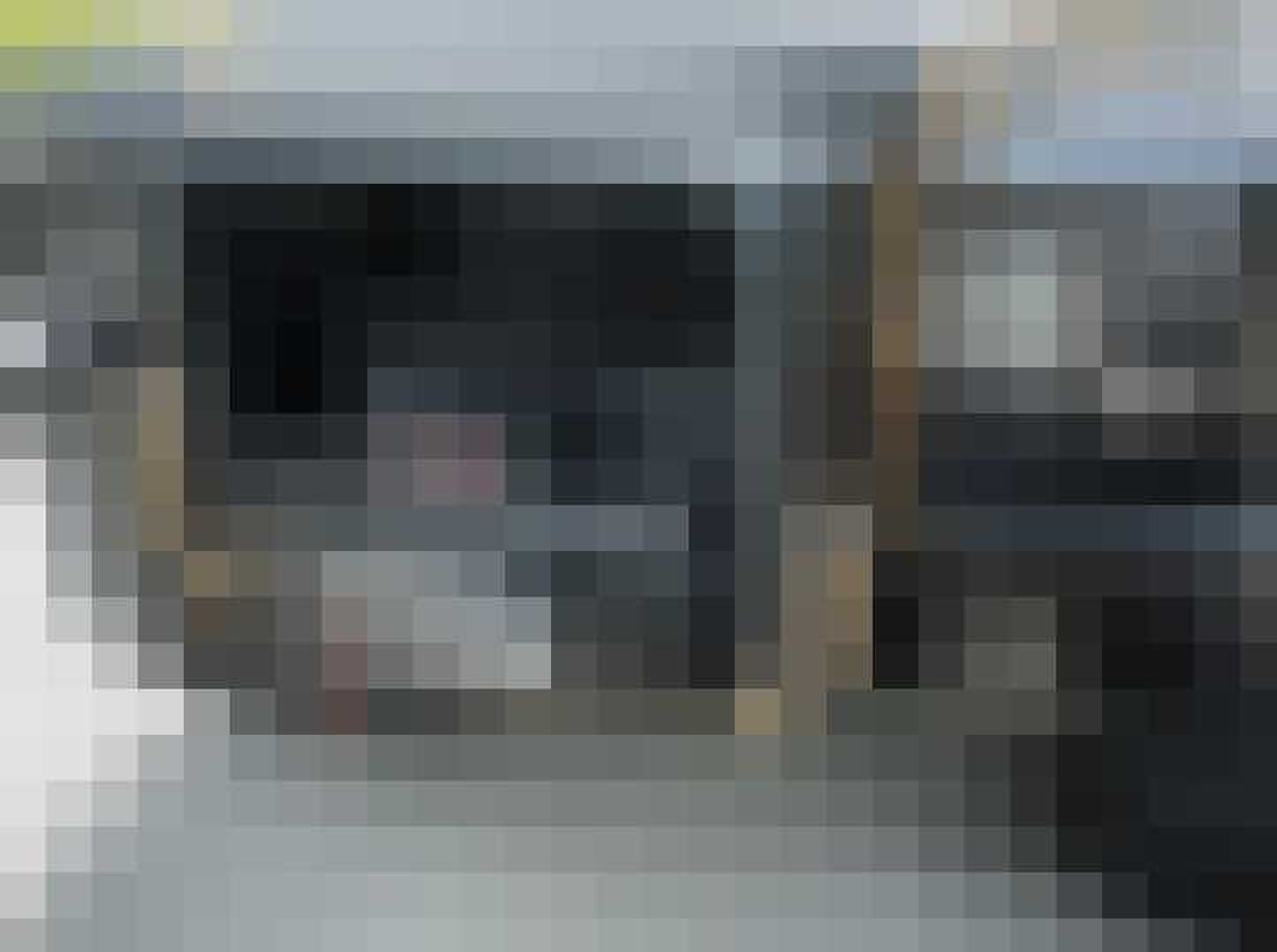 land rover james bond