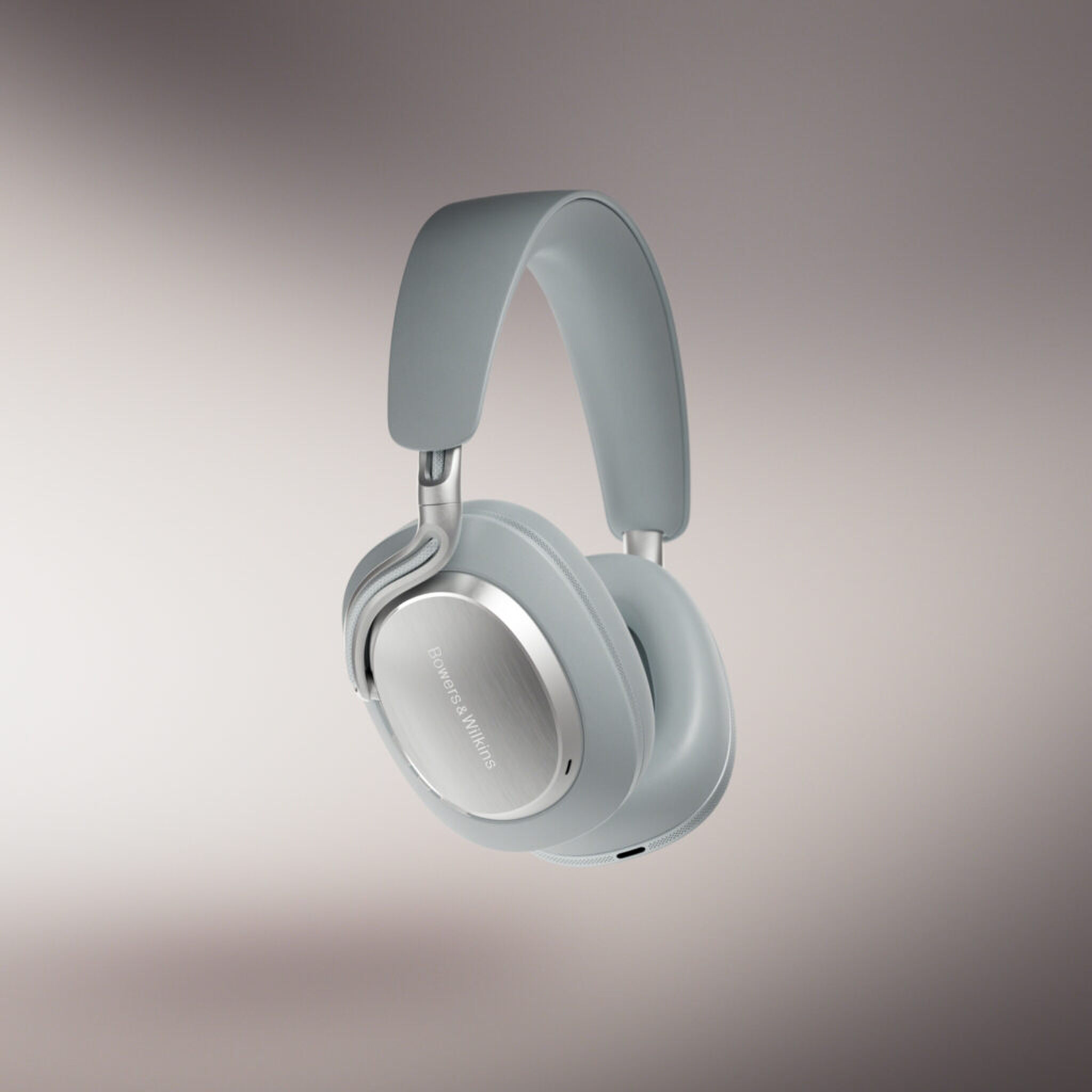 De pearl blue versie van de Px8 S2 van Bowers & Wilkins