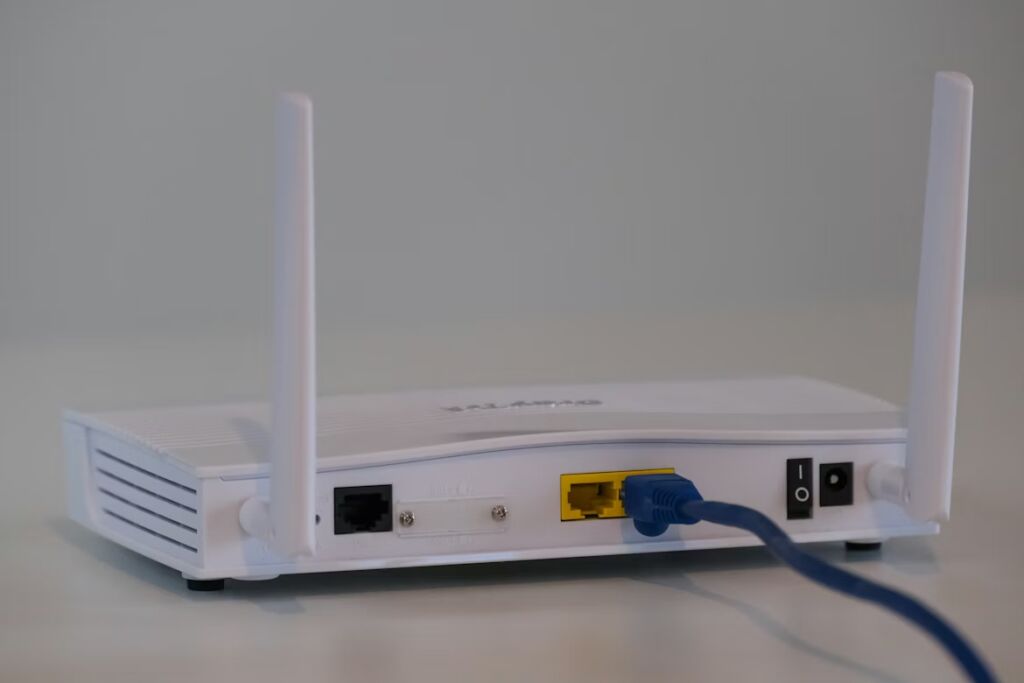 De achterkant van een wifi-router