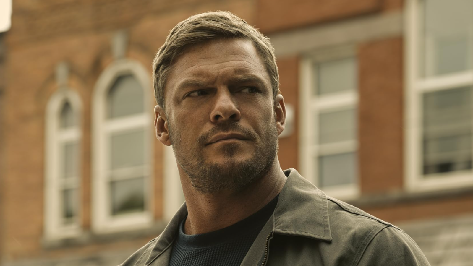 Alan Ritchson als Reacher
