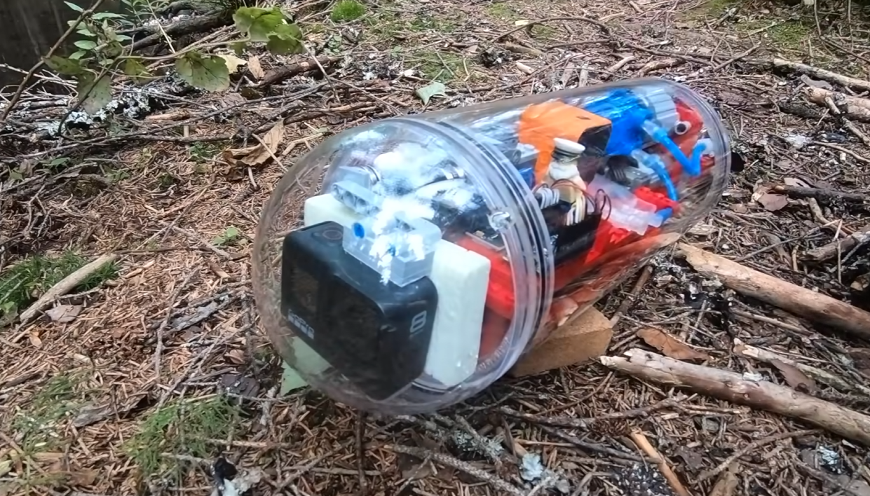 LEGO-onderzeeër in het gras