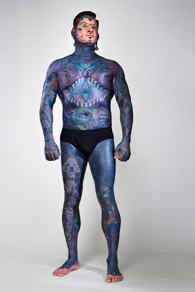 Jeremy Schofield met zijn tattoos