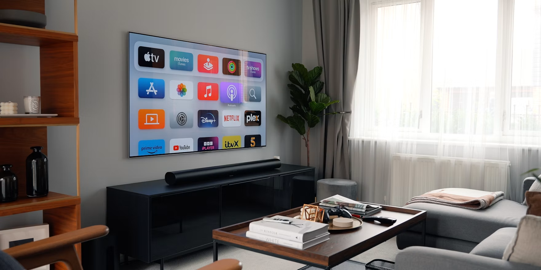 Een soundbar onder een TV