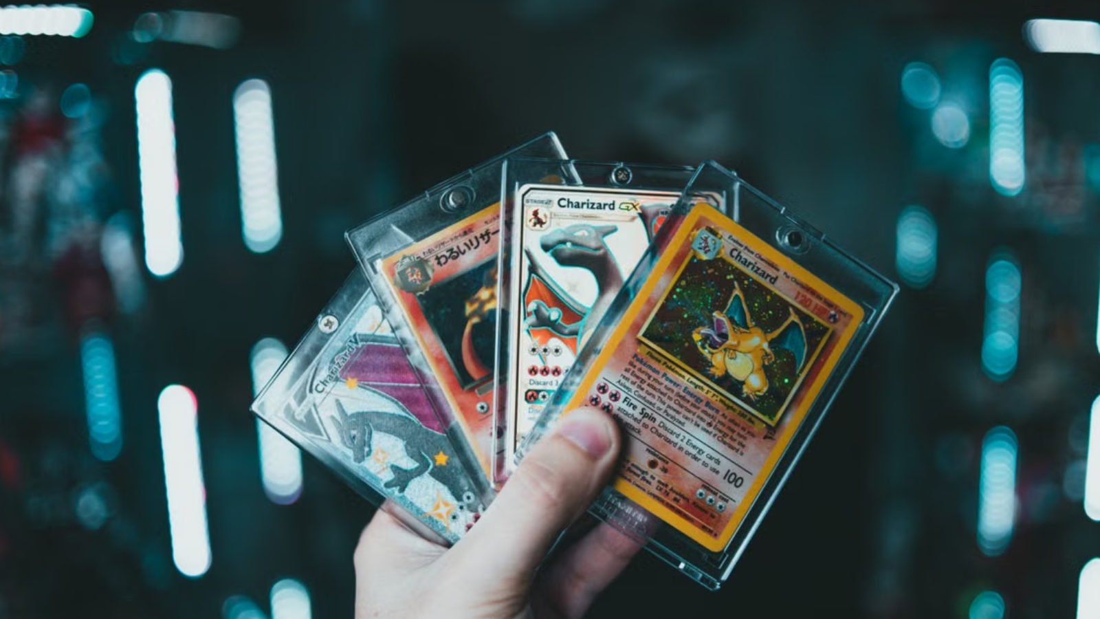 Vier Charizard kaarten