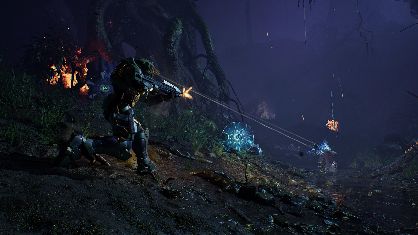 Master Chief vecht tegen aliens in een bos in Halo: Campaign Evolved