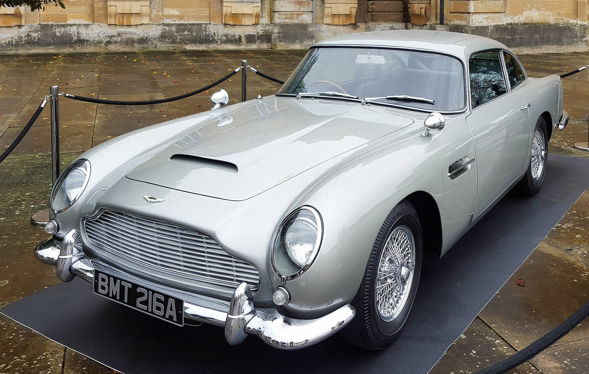 De Aston Martin van James Bond