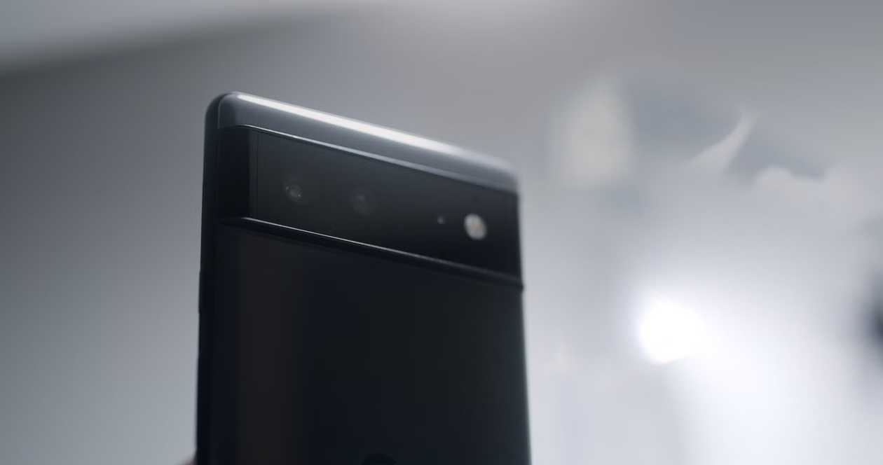 Een camera aan de achterkant van een telefoon