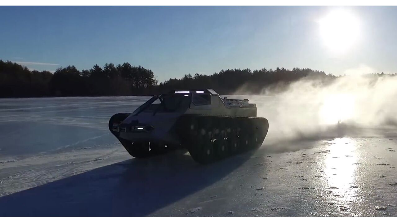 Illustratie voor: Op het ijs driften met de extreme Ripsaw EV-2