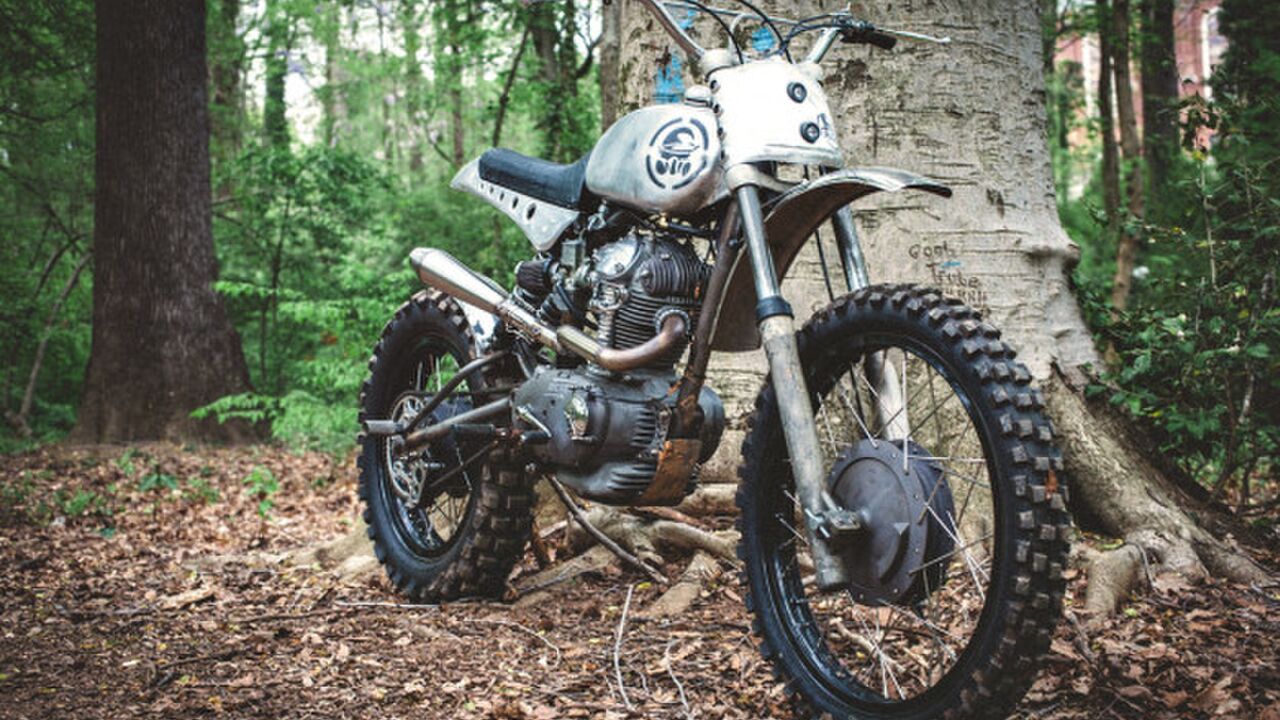 Illustratie voor: De Mad Max- style Ducati Scrambler van Bryan Fuller