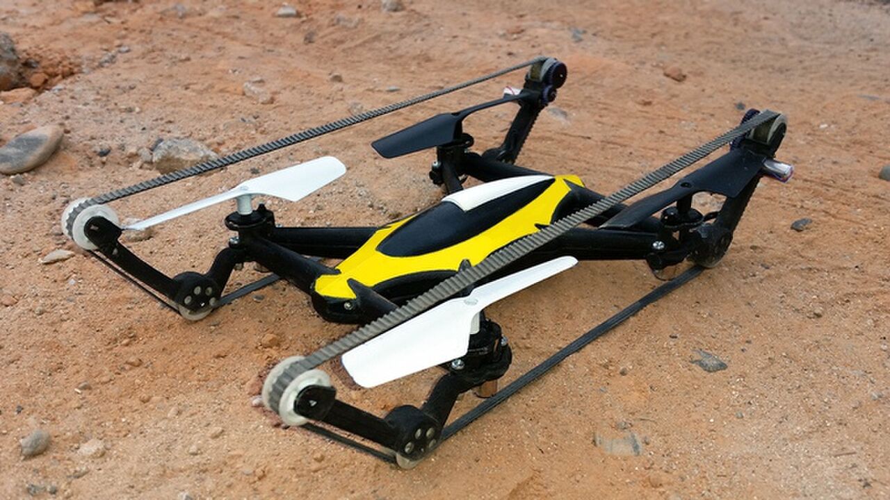 Illustratie voor: De B-Unstoppable is een mini tank en drone in één!
