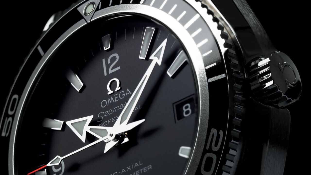 Illustratie voor: Zo zie je of een Rolex, Omega of Tag Heuer horloge NEP is!