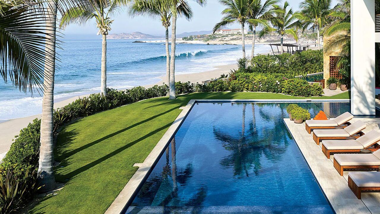 Illustratie voor: George Clooney verkoopt zijn villa voor een schrale 50 miljoen dollar!
