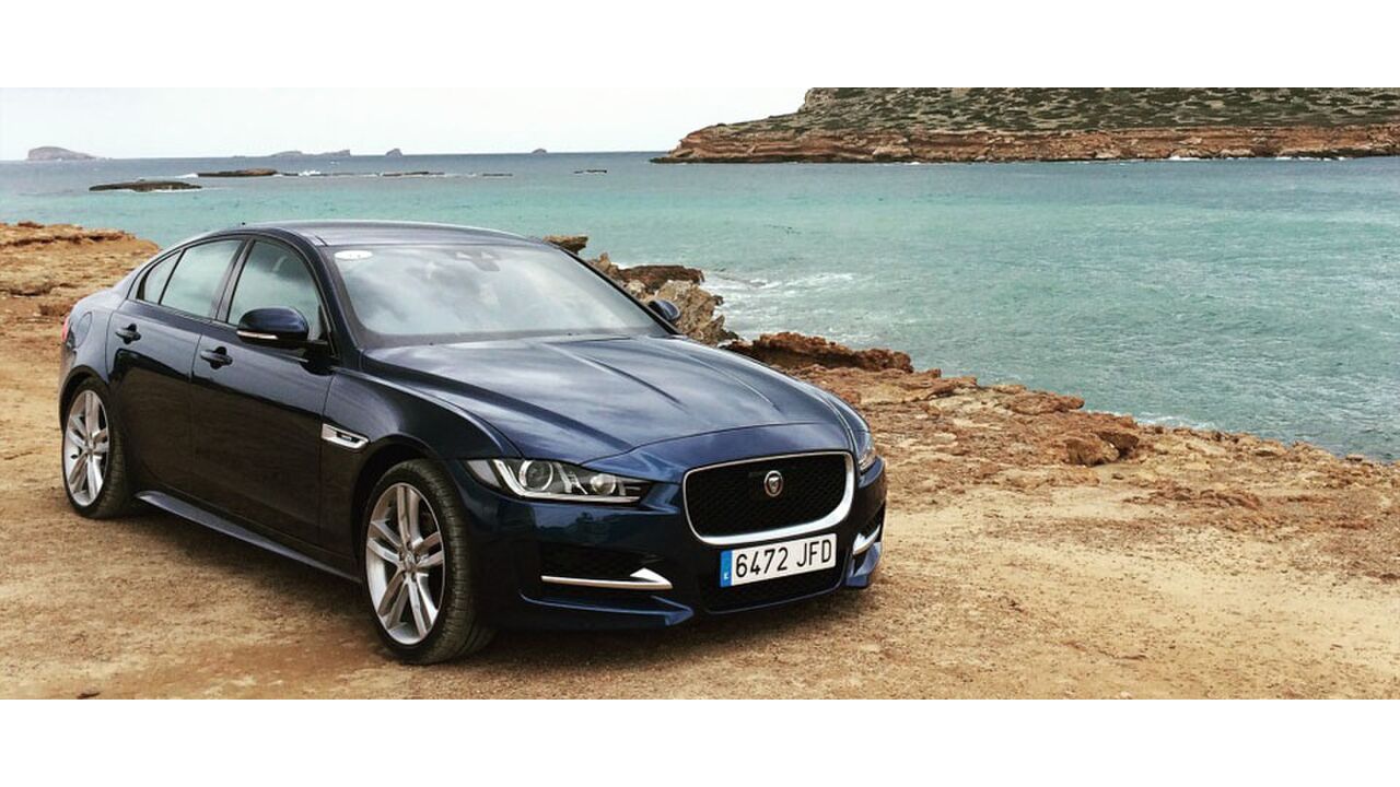 Illustratie voor: Experience of a lifetime, als VIP op Ibiza met Jaguar!