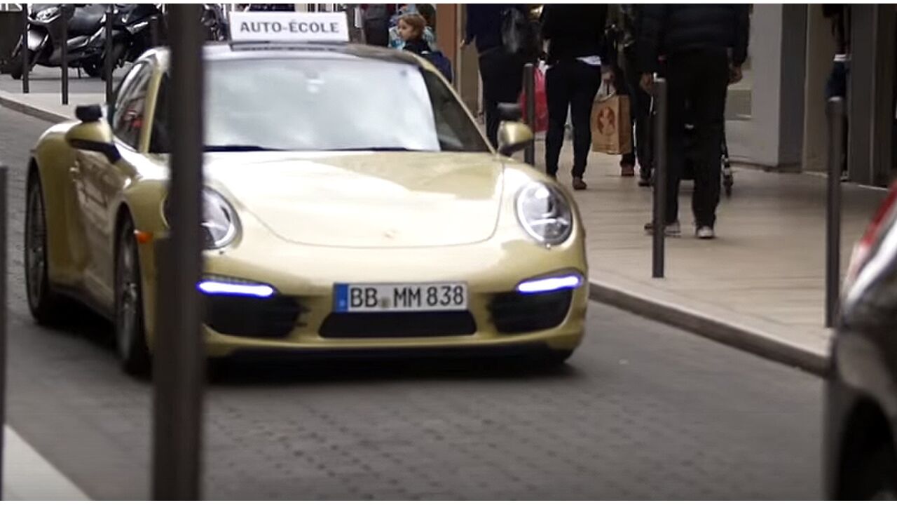 Illustratie voor: Zo baasje, dus jij denkt dat je kan afrijden in een Porsche?